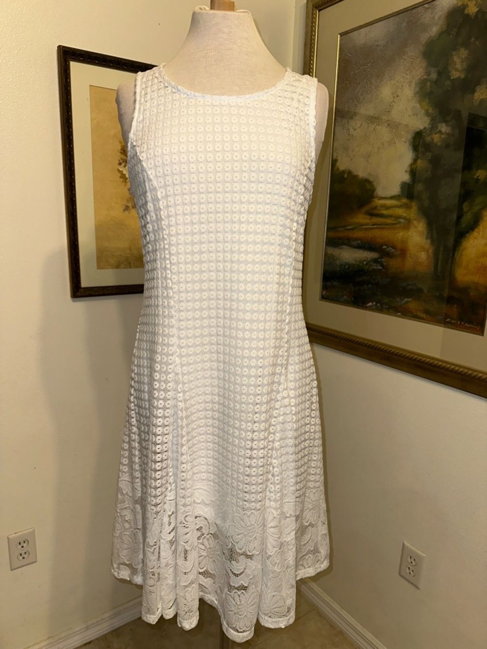 NOTATIONSāWhite Sleeveless Crochet-Texture A-Line Dress Size Medium